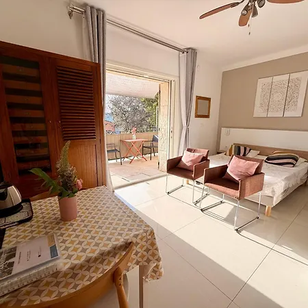 Grand Baie Saint-Raphael (Var)