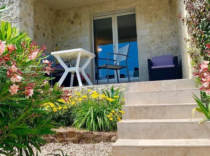 Grand Baie Saint-Raphael (Var)