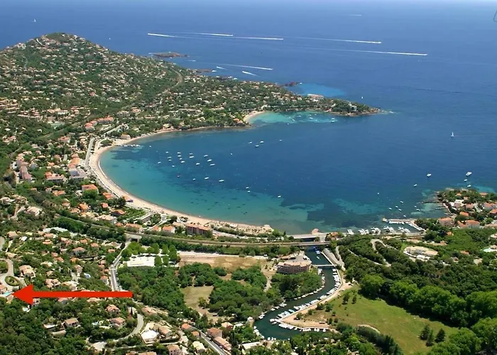 Grand Baie Saint-Raphael (Var)