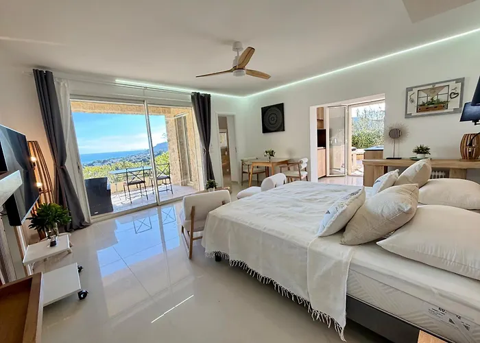 Grand Baie * Saint-Raphael (Var)