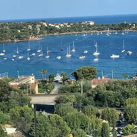 Grand Baie Saint-Raphael (Var)